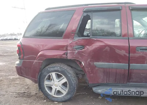 2005 Chevrolet Trailblazer Ls z USA, uszkodzony, nr VIN 1GNDT13S352213894